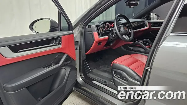 Porsche Cayenne 2025 thumb 10
