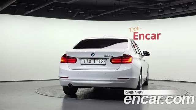 BMW 3-Series 2015 thumb 4
