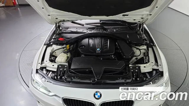 BMW 3-Series 2015 thumb 6