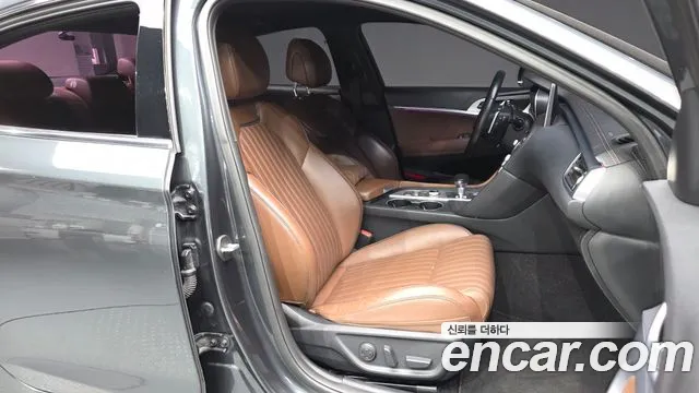 Genesis G70 2018 thumb 11