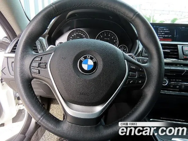 BMW 4-Series 2014 thumb 8