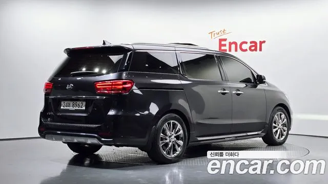 Kia Carnival 2019 thumb 2