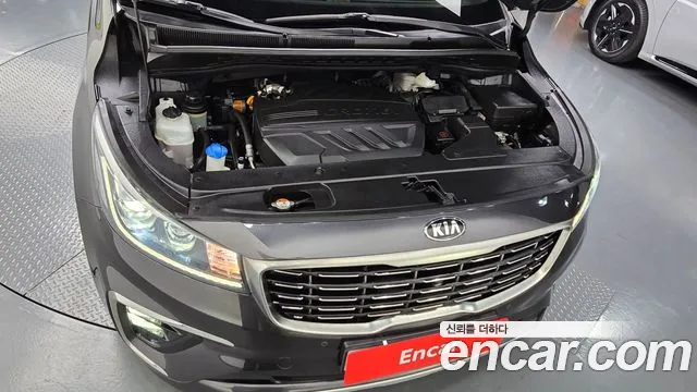 Kia Carnival 2019 thumb 6