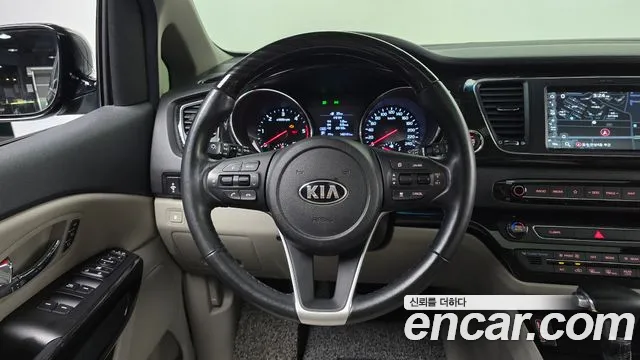 Kia Carnival 2019 thumb 12