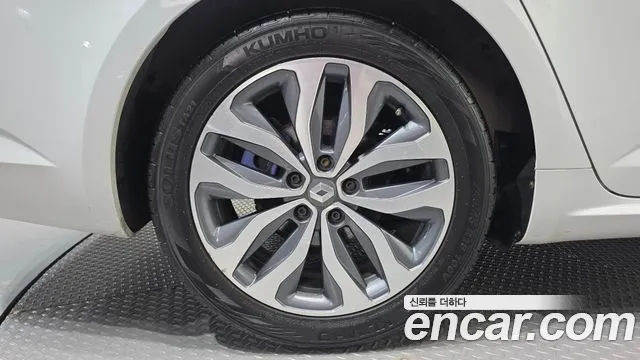 Renault-KoreaSamsung Megane 2016 thumb 5