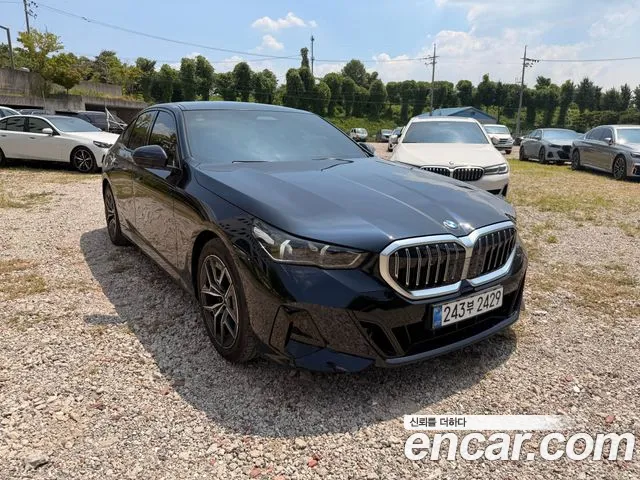 BMW 5-Series 2026 thumb 2