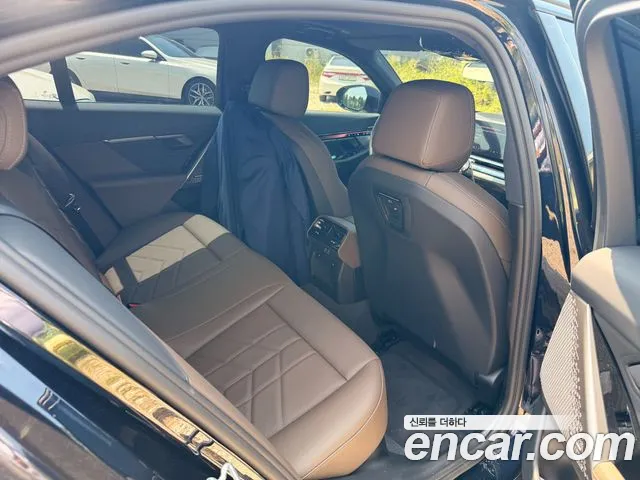 BMW 5-Series 2026 thumb 8