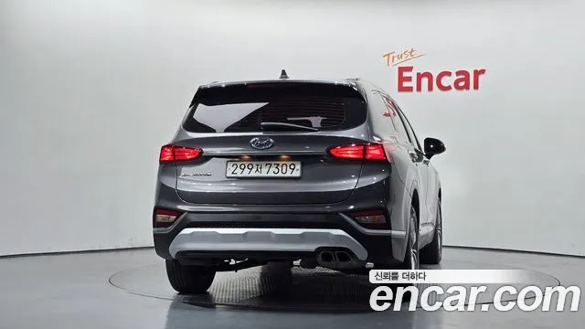 Hyundai Santa Fe 2019 thumb 4