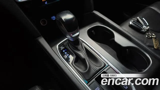 Hyundai Santa Fe 2019 thumb 9