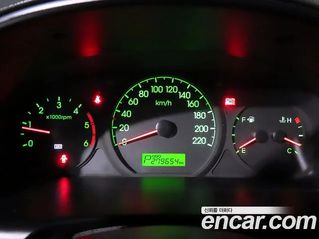 Hyundai Starex 2015 thumb 10