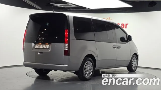 Hyundai Staria 2021 thumb 2