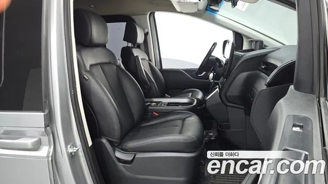 Hyundai Staria 2021 thumb 11