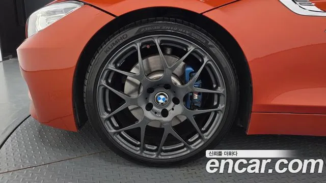 BMW Z4 2013 thumb 5
