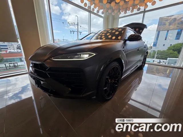 Lamborghini Urus 2026 thumb 2