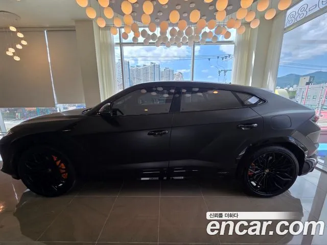 Lamborghini Urus 2026 thumb 3