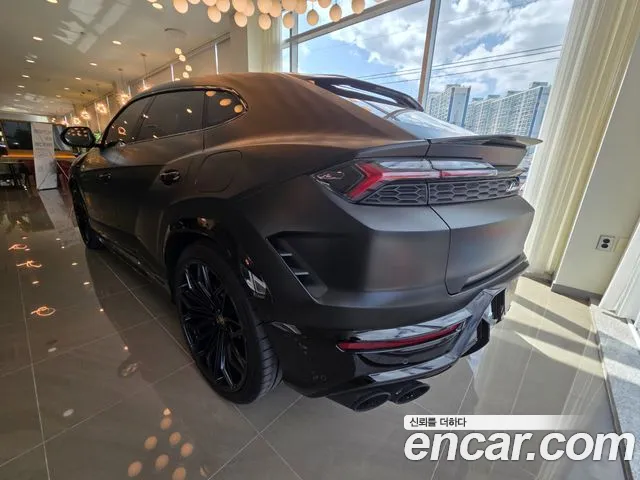 Lamborghini Urus 2026 thumb 4