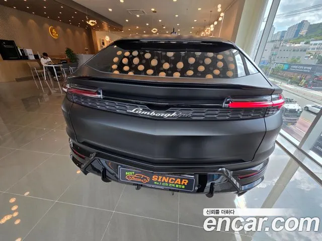 Lamborghini Urus 2026 thumb 5