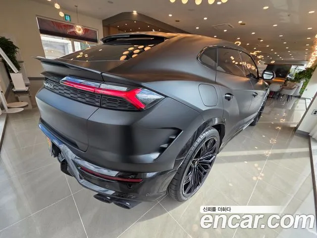 Lamborghini Urus 2026 thumb 6