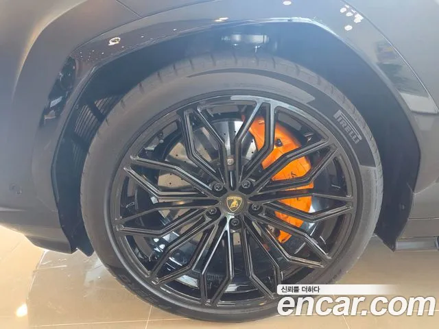Lamborghini Urus 2026 thumb 9