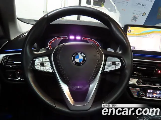 BMW 5-Series 2021 thumb 9