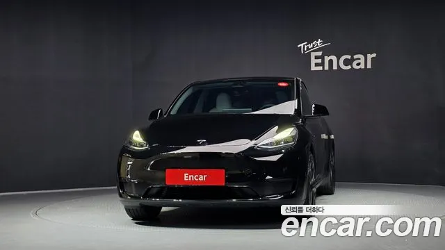 Tesla Model Y 2023 thumb 3