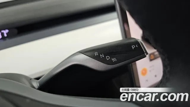 Tesla Model Y 2023 thumb 9