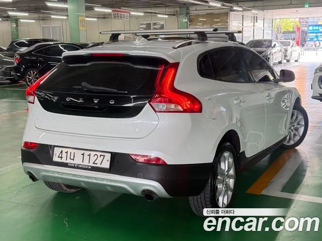 Volvo V40 2018 thumb 4