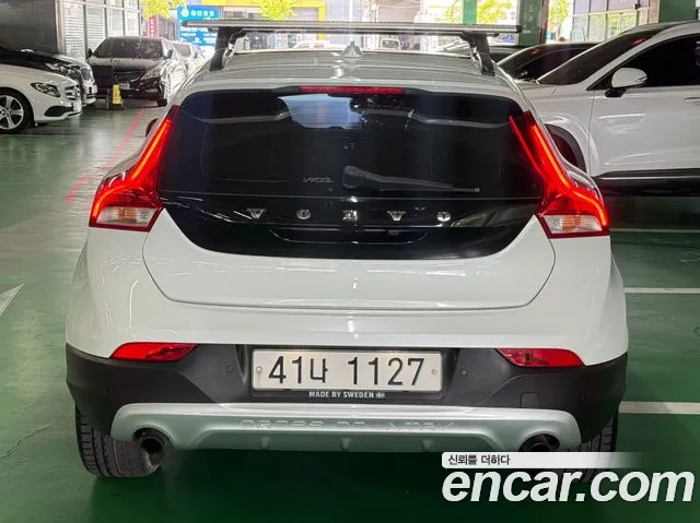 Volvo V40 2018 thumb 5
