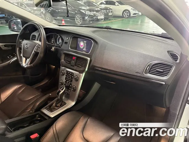 Volvo V40 2018 thumb 9