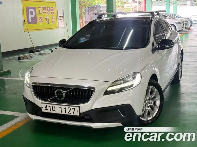 Volvo V40 2018 thumb 11