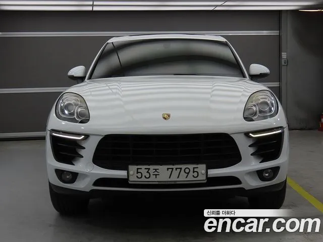 Porsche Macan 2015 thumb 2