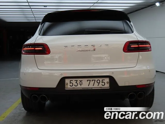 Porsche Macan 2015 thumb 4