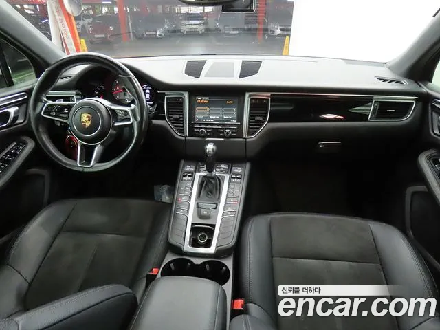 Porsche Macan 2015 thumb 7