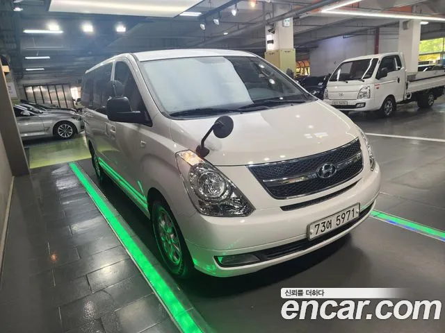 Hyundai Starex 2014 thumb 2