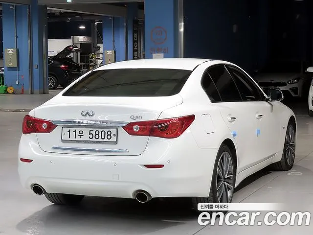 Infiniti Q50 2015 thumb 4