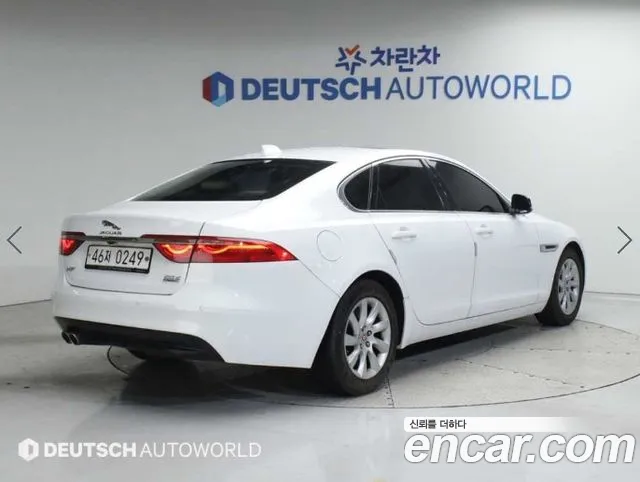 Jaguar XF 2016 thumb 3