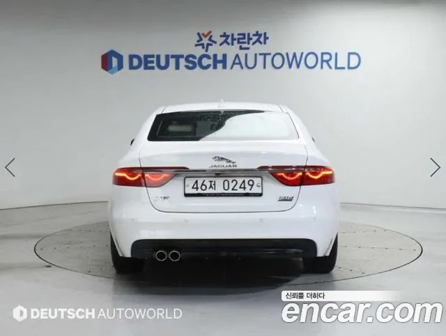 Jaguar XF 2016 thumb 4