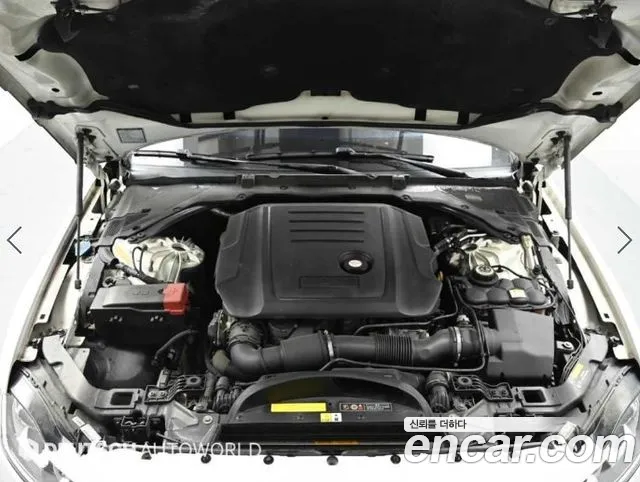 Jaguar XF 2016 thumb 6