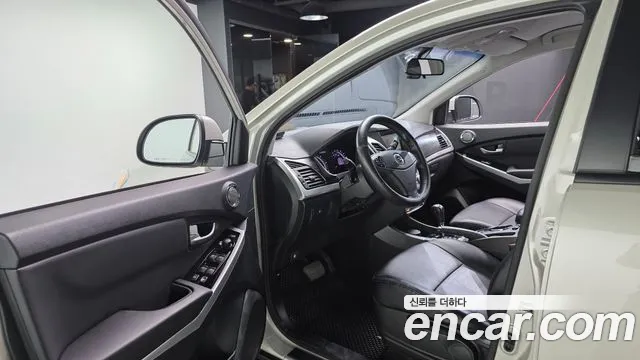 KG_Mobility_Ssangyong KORANDO 2014 thumb 10