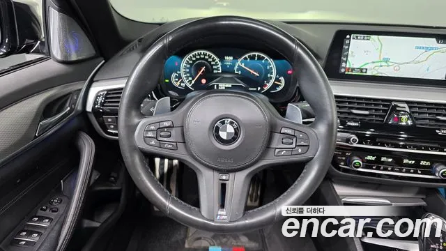 BMW 5-Series 2017 thumb 12