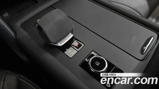 Land Rover Discovery 2023 thumb 8