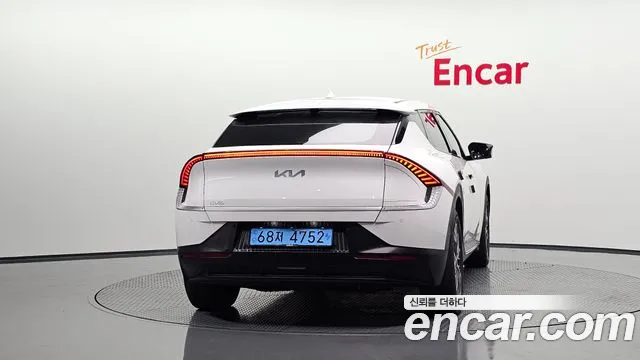 Kia EV6 2022 thumb 4