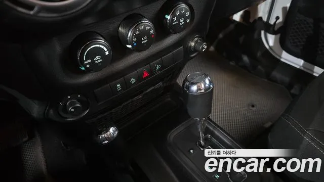 Jeep Wrangler 2015 thumb 9