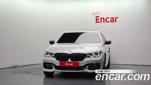 BMW 7-Series 2016 thumb 3