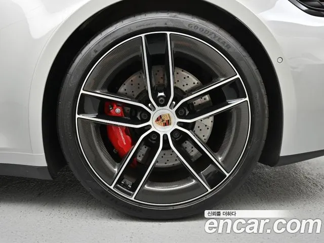 Porsche 911 2025 thumb 5