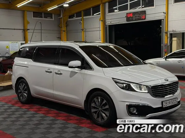 Kia Carnival 2017 thumb 2