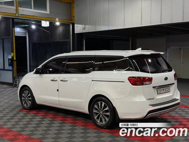 Kia Carnival 2017 thumb 3