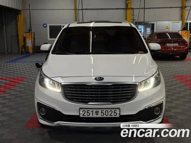 Kia Carnival 2017 thumb 12