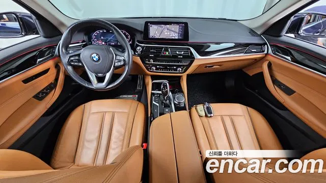 BMW 5-Series 2019 thumb 7
