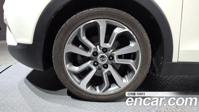 KG_Mobility_Ssangyong TIBOLI 2015 thumb 5
